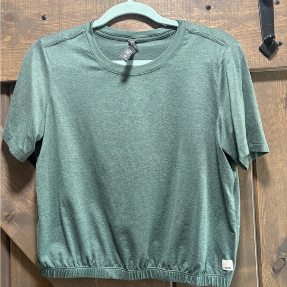 Vuori Green Short Sleeve Tee - Picture 1 of 4